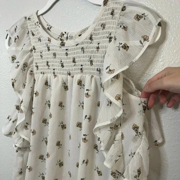 ☀️Loft Flutter Sleeve Blouse - Picture 3 of 11